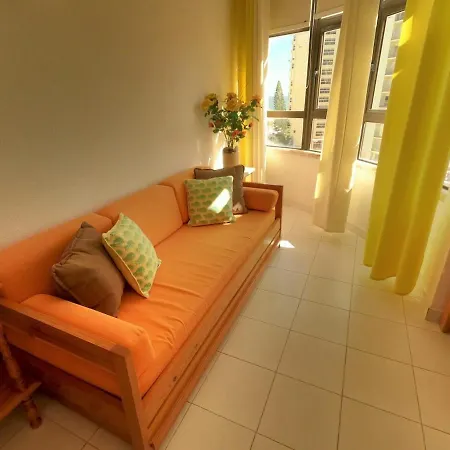 Lägenhet Algarve T1 W Balcony And Sea View In Armação de Pêra